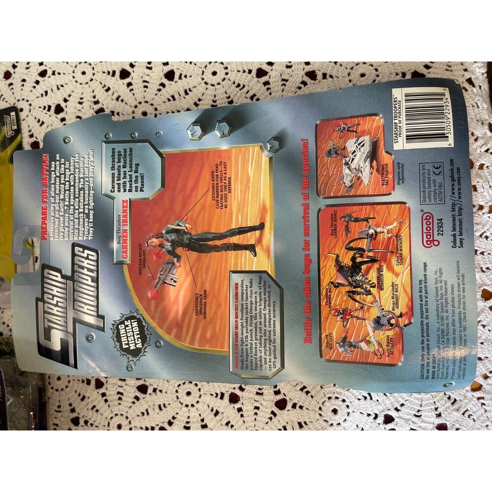 VINTAGE 1997 GALOOB STARSHIP TROOPERS CARMEN IBANEZ ACTION FIGURE Bug Thrasher! - Picture 8 of 9